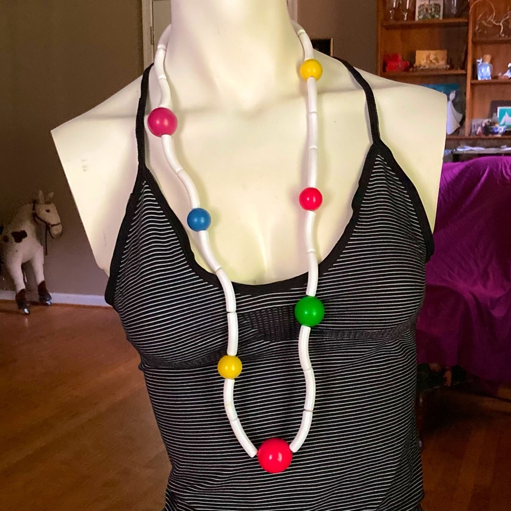 Vintage 35" colored ball and white plastic noodle necklace lightweight!